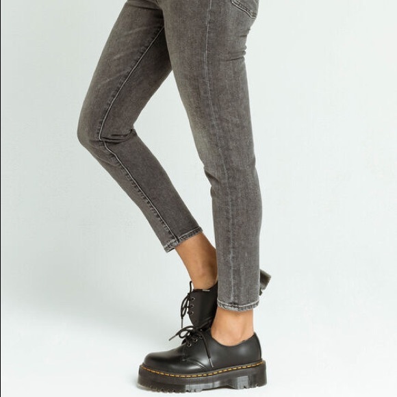 •LEVIS• Wedgie Skinny High Rise Jeans Jet Pack Black - Picture 2 of 8